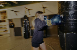 Luvas de MMA vs Luvas de Boxe: Com qual você deve treinar?