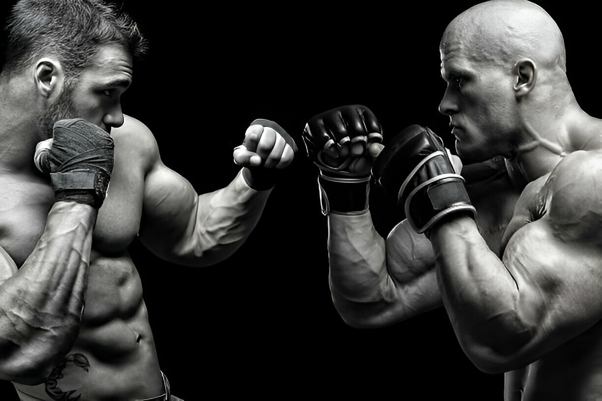 Zwei Boxer, die gegeneinander antreten