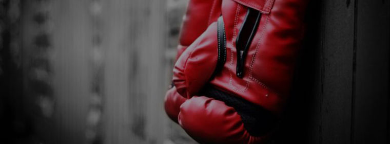 Boxe : Saint Laurent Rive Droite x Everlast signe les accessoires de boxe  les plus chic du moment